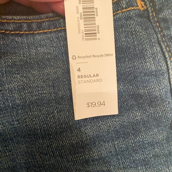 NWT! Old Navy denim shorts - Picture 2 of 6